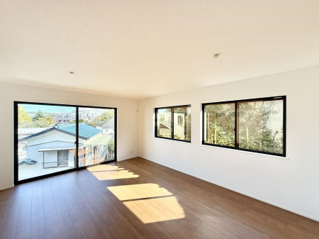 ���r���O ���������R�Ɖ�b�����܂��A�S�n�悢�ЂƂƂ�