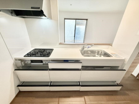 �L�b�`�� �����������������Ɗy�����Ȃ�A���K�ȃL�b�`�����