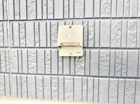 ���̑����� �ݔ������O�ɓd���R���Z���g������΁A�������@�ő���O�ǂ�|������ȂǕ֗��ł��B