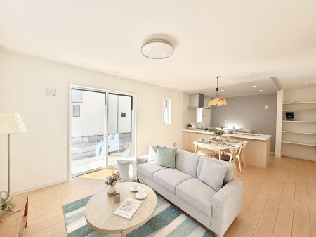 ���r���O ���������r���O�C���K�i�́A�Ƒ��̉�b�A��̊������������Ԃł��B