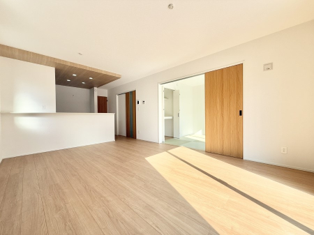 ���r���O ���������S�n�̂����A���z�̃��r���O