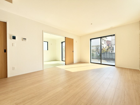 ���r���O ���������R�Ɖ�b�����܂��A�S�n�悢�ЂƂƂ�