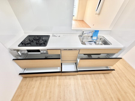 �L�b�`�� A����  ���Ƒ����J��[�߂�A������̂���L�b�`��