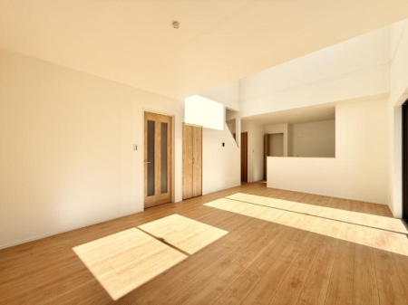 ���r���O �������Ƒ������R�ƏW�܂�A�y�������Ԃ��߂����郊�r���O