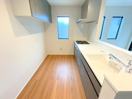 �L�b�`�� ��Ԃ̃J�E���^�[�L�b�`��������A���r���O�����n���Ĉ��S�ł�  