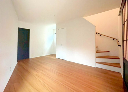 ���r���O ���r���O�C���K�i�́A�Ƒ��̉�b�A��̊������������Ԃł��B  