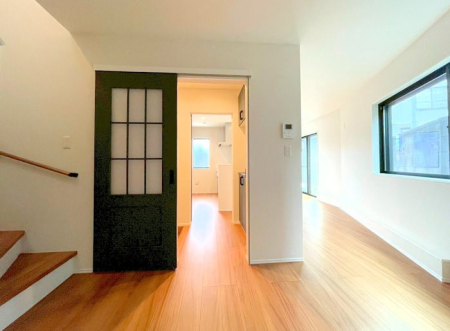 ���r���O ���̊Ԃɂ��Ƒ����W�܂����Ⴄ����ȃ��r���O�����ł����