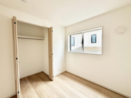 �Q�� ����