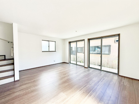 ���̑����� �傫�ȑ�����������薾�邢��Ԃł��������������܂�  