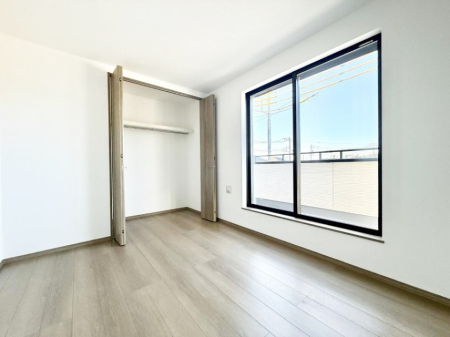 �Q�� ����