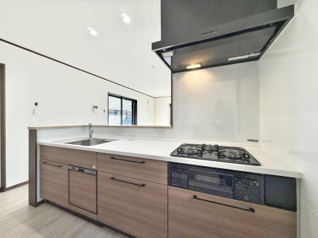 �L�b�`�� ��b���[�܂�ΖʃL�b�`���I�Ƒ��Ƃ̉�b���͂��݂܂�  