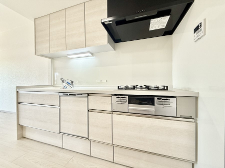 �L�b�`�� �������J�E���^�[�L�b�`���Ȃ̂ł����������Ȃ�����Ƒ��Ƃ̉�b���͂��݂܂�  