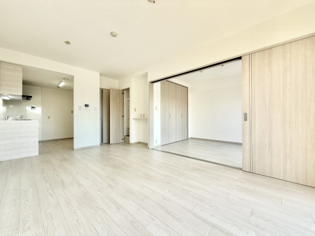 ���r���O �������Ƒ������R�ƏW�܂�A�y�������Ԃ��߂����郊�r���O