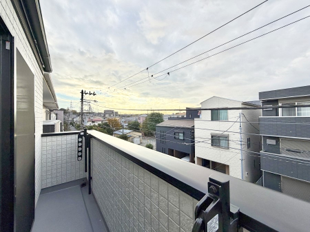 �o���R�j�[ ������ �G�߂̈ڂ낢����������J���I�ȋ�Ԃł�