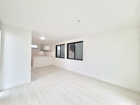 ���r���O ���������S�n�̂����A���z�̃��r���O