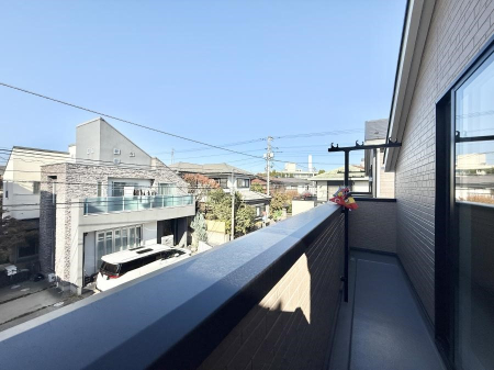 �o���R�j�[ ������ �G�߂̈ڂ낢����������J���I�ȋ�Ԃł�