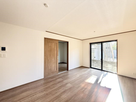 ���r���O ���������S�n�̂����A���z�̃��r���O