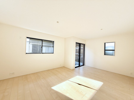 ���r���O ����