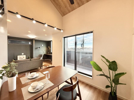 ���̑����� �������S���������ꏊ�A�������߂����郊�r���O