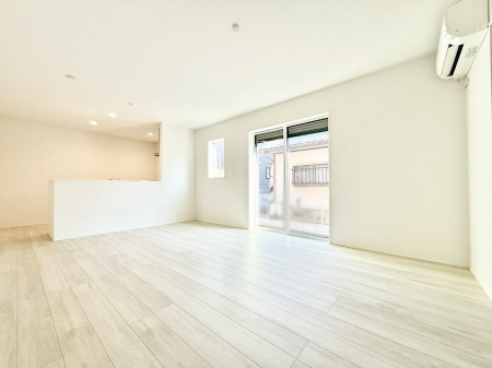 ���r���O �������z�������˂����ޖ��邢LDK�͉Ƒ��ł̂�т芰���܂�  