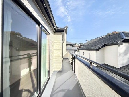 �o���R�j�[ ������ �G�߂̈ڂ낢����������J���I�ȋ�Ԃł�