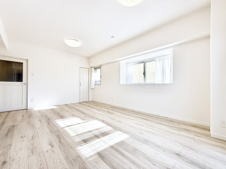 ���r���O ���������났�ƏΊ炪�W�܂�A�S���܂郊�r���O