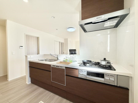 �L�b�`�� �������V���v���Ŕ������S�n�悢���Ԃ𐶂ރL�b�`�����