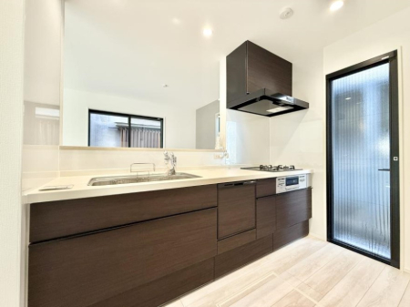 �L�b�`�� ���������y���݂ƐH�ׂ�K����͂���L�b�`��