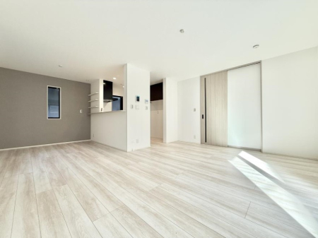 ���r���O ���������났�ƏΊ炪�W�܂�A�S���܂郊�r���O