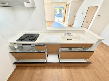 �L�b�`�� �������Ƒ����J��[�߂�A������̂���L�b�`��