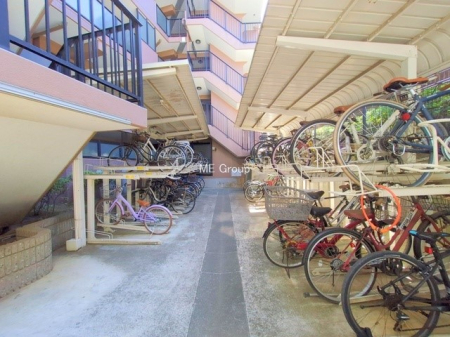 ���̑� �O�ρ��~�n���ɒ��֏���������Ă���A���]�Ԃ̗��p���X���[�Y�ł�