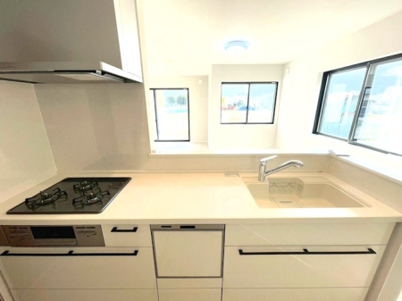 �L�b�`�� ��b���[�܂�ΖʃL�b�`���I�Ƒ��Ƃ̉�b���͂��݂܂�  