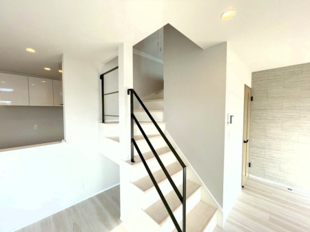 ���r���O ���������r���O�C���K�i�́A�Ƒ��̉�b�A��̊������������Ԃł��B