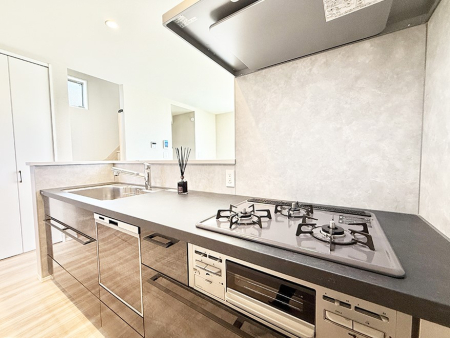 �L�b�`�� �������Ƒ����J��[�߂�A������̂���L�b�`��