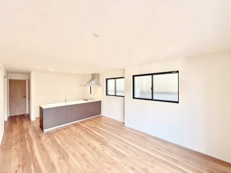 ���r���O ���������S�n�̂����A���z�̃��r���O