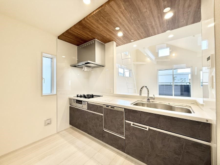 �L�b�`�� �������Ƒ����J��[�߂�A������̂���L�b�`��