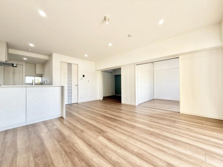 ���r���O ����