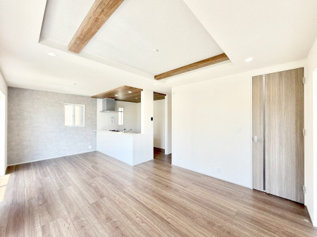 ���r���O ����