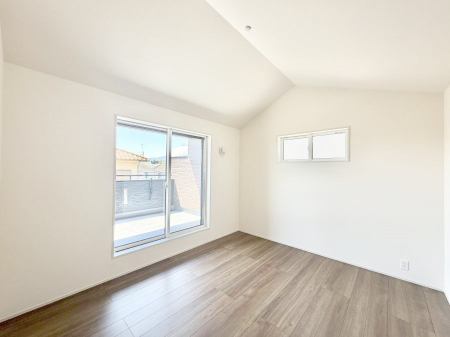 �Q�� ����