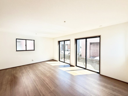 ���r���O ���������S�n�̂����A���z�̃��r���O