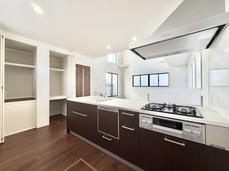 �L�b�`�� �������J�E���^�[�L�b�`���Ȃ̂ł����������Ȃ�����Ƒ��Ƃ̉�b���͂��݂܂�