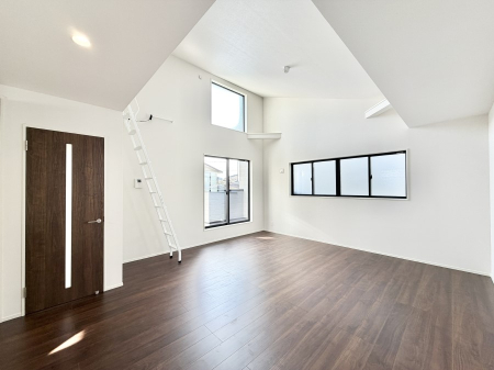 ���r���O ���������̊Ԃɂ��Ƒ����W�܂����Ⴄ����ȃ��r���O�����ł����