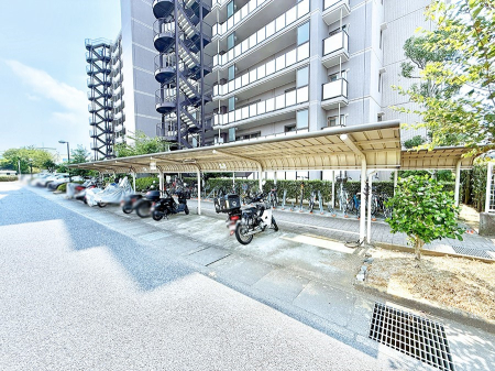 ���̑� �O�ρ��~�n���ɒ��֏���������Ă���A���]�Ԃ̗��p���X���[�Y�ł�