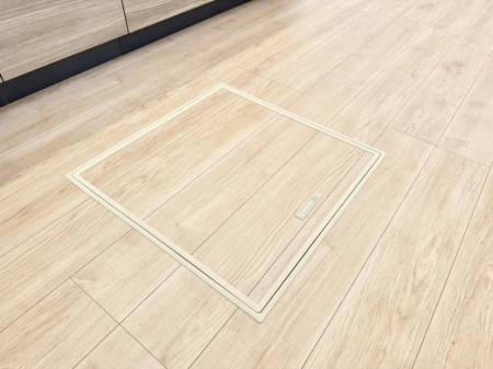 ���̑����� �ݔ����B�ꂽ���[�X�y�[�X�ŉƑS�̂��X�b�L��