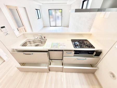 �L�b�`�� �����������������Ԃ����܂��A�Ί炠�ӂ��L�b�`��