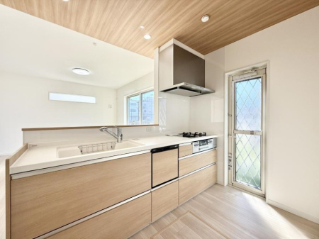 �L�b�`�� �������Ƒ��ƂȂ���A�R�~���j�P�[�V�����̏�