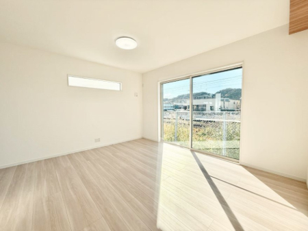 ���r���O ���������̊Ԃɂ��Ƒ����W�܂����Ⴄ����ȃ��r���O�����ł����