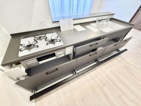 �L�b�`�� ���������y���݂ƐH�ׂ�K����͂���L�b�`��