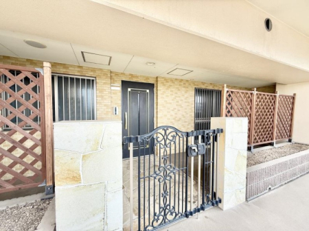 ���� �O�ρ� �V���v���Ŕ������A���K�ȕ�炵�̓����