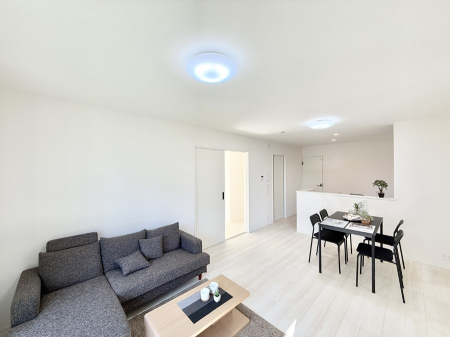 ���r���O �������Ƒ������R�ƏW�܂�A�y�������Ԃ��߂����郊�r���O